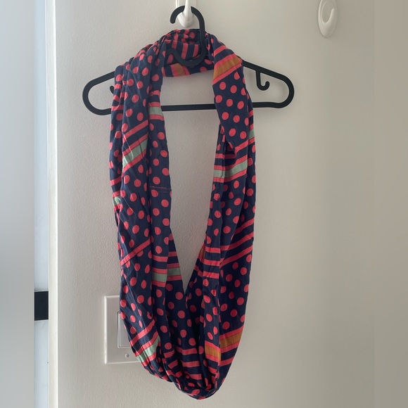 Polka dot cheeky circle scarf - Picture 2 of 3